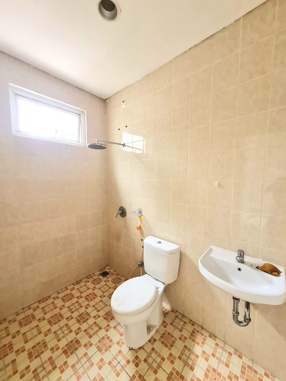 Dijual Rumah di Airlangga Grand Taruma Karawang